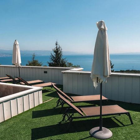 Apartment Lui With Rooftop Swimming Pool Ičići Екстериор снимка