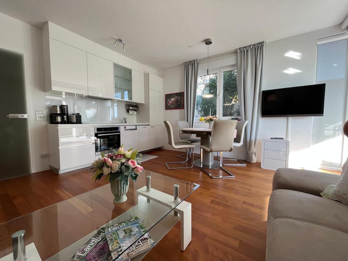 Apartment Lui With Rooftop Swimming Pool Ičići Екстериор снимка