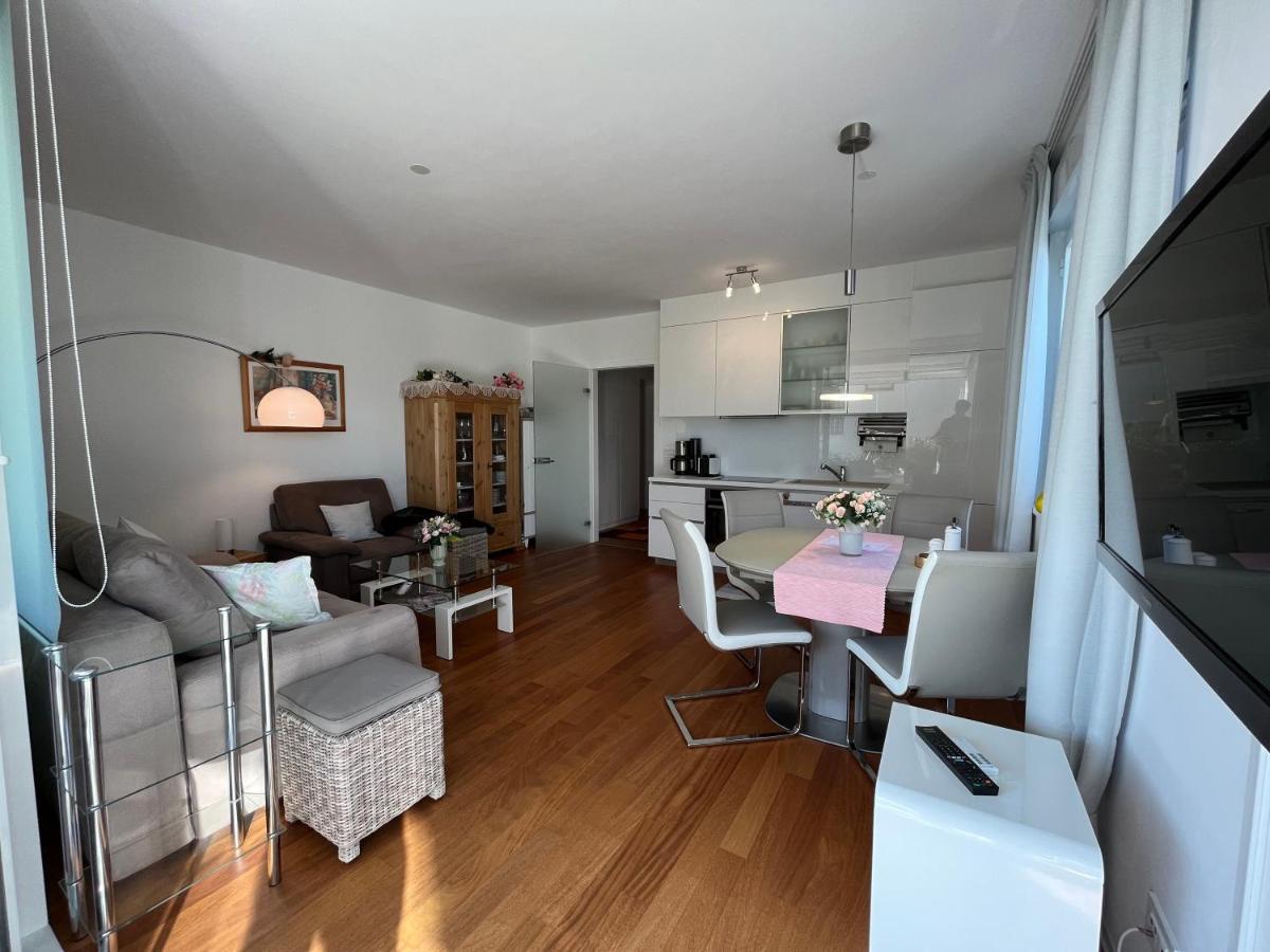 Apartment Lui With Rooftop Swimming Pool Ičići Екстериор снимка